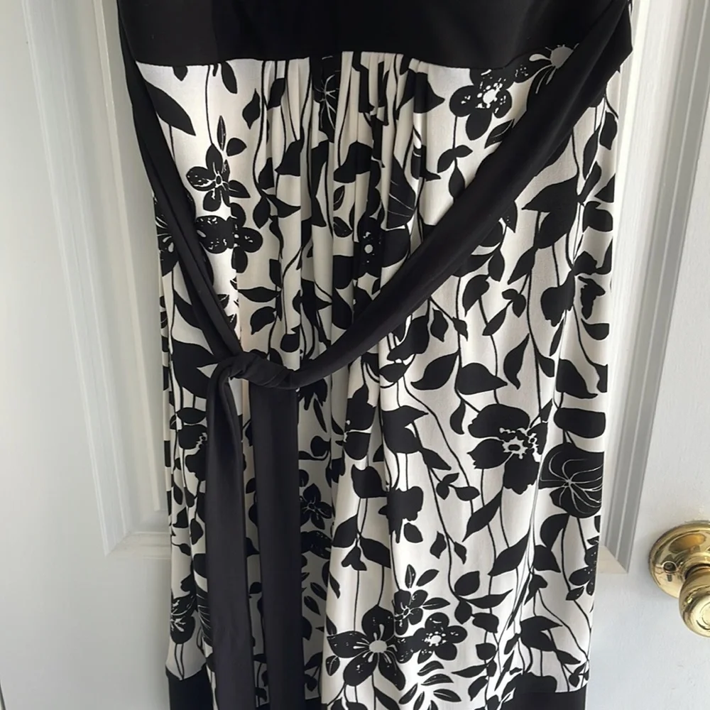 B. Darling women’s sleeveless dress - Picture 4 of 4